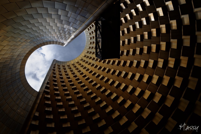 Site de Vulcania
Architecte : Hans Hollein orbe.jpg